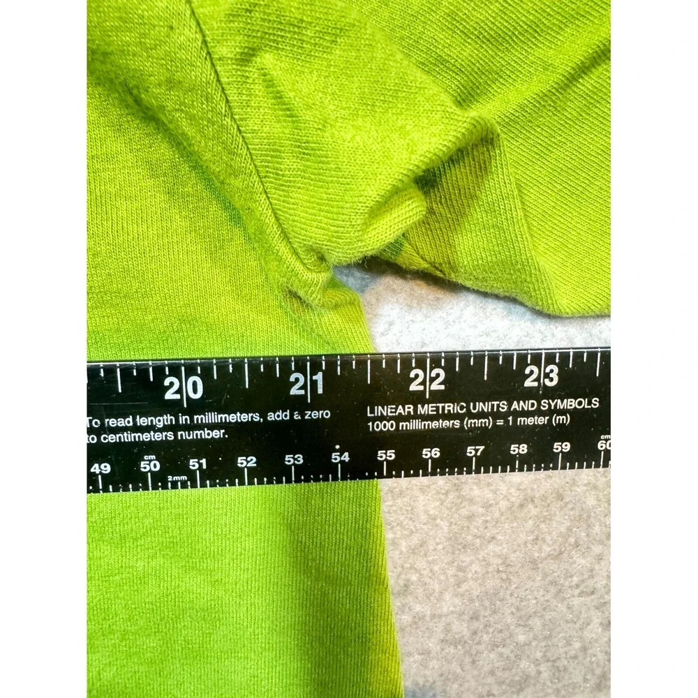 Nike T-Shirt Men Medium Green Graphic Print Logo Crew Neck Short Sleeve Pullover